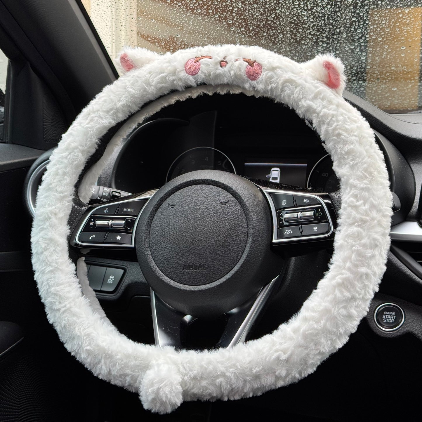 Fluffy Drive — Soft Steering Wheel Cover
