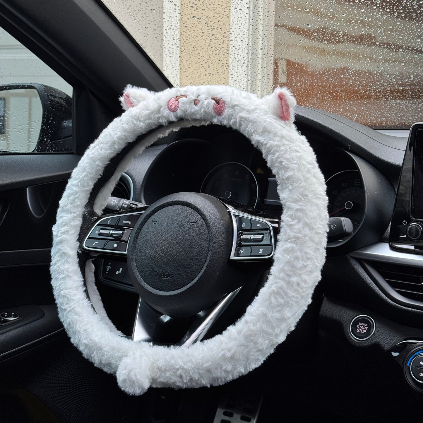 Fluffy Drive — Soft Steering Wheel Cover