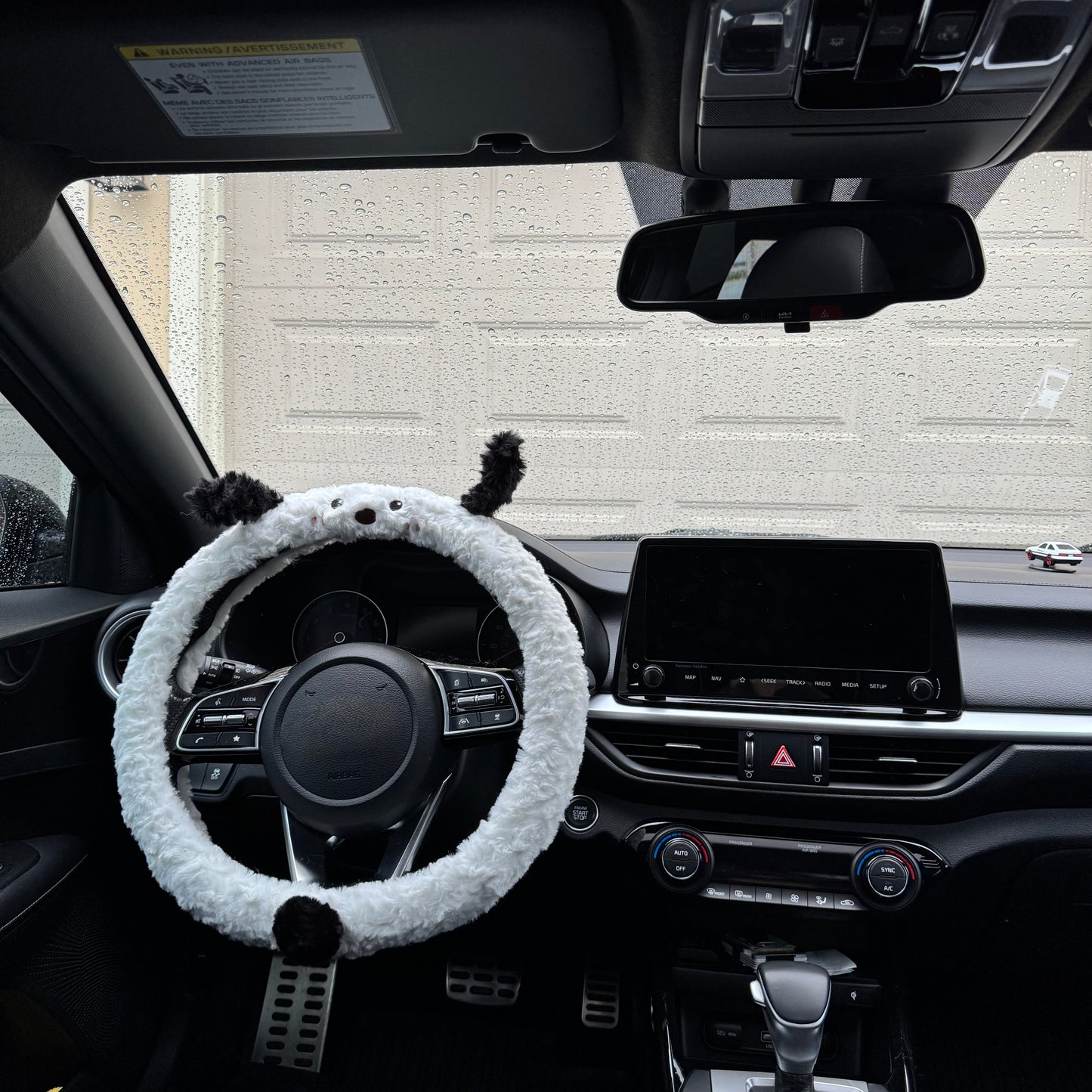 Fluffy Drive — Soft Steering Wheel Cover